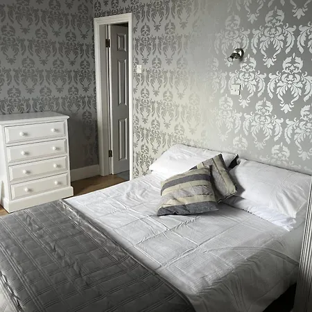 Bed & Breakfast Loophead 3*