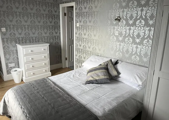 Bed & Breakfast Loophead 3*